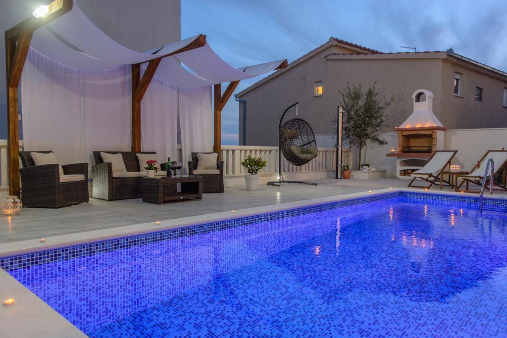 Apartments Villa Atlantis Trogir Buitenkant foto