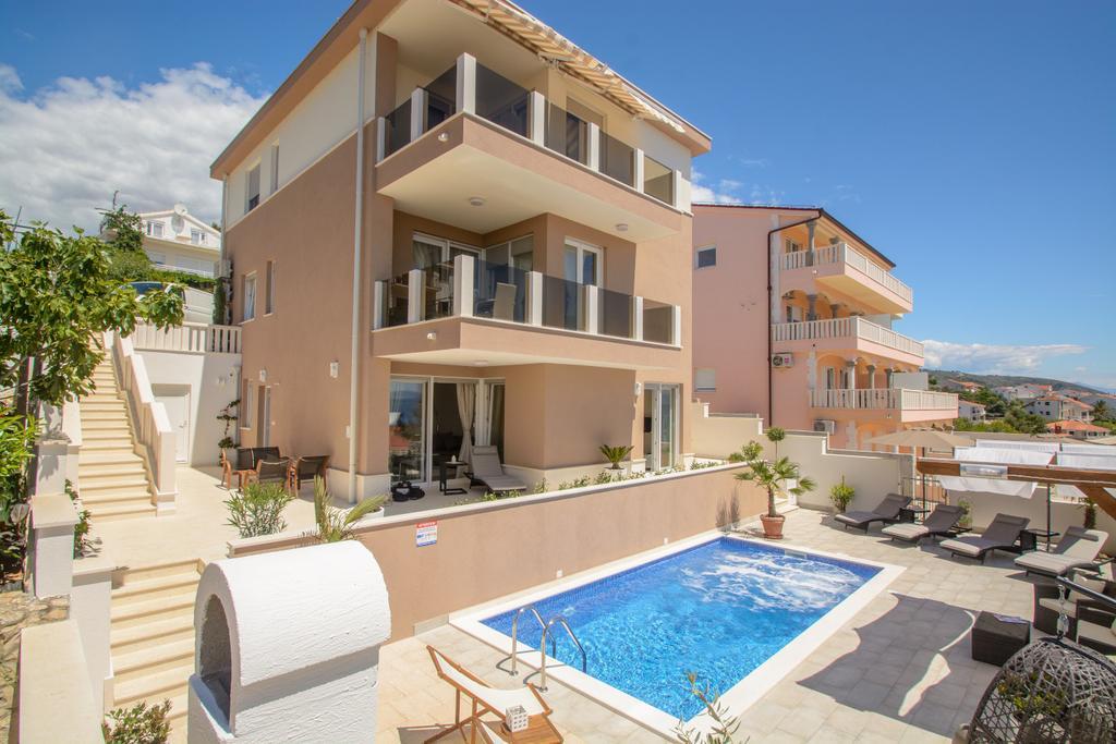 Apartments Villa Atlantis Trogir Buitenkant foto
