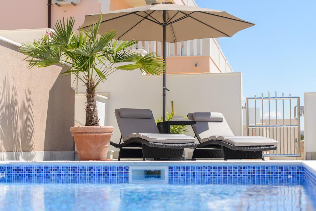 Apartments Villa Atlantis Trogir Buitenkant foto