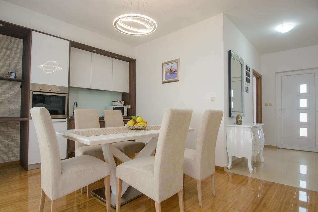 Apartments Villa Atlantis Trogir Buitenkant foto