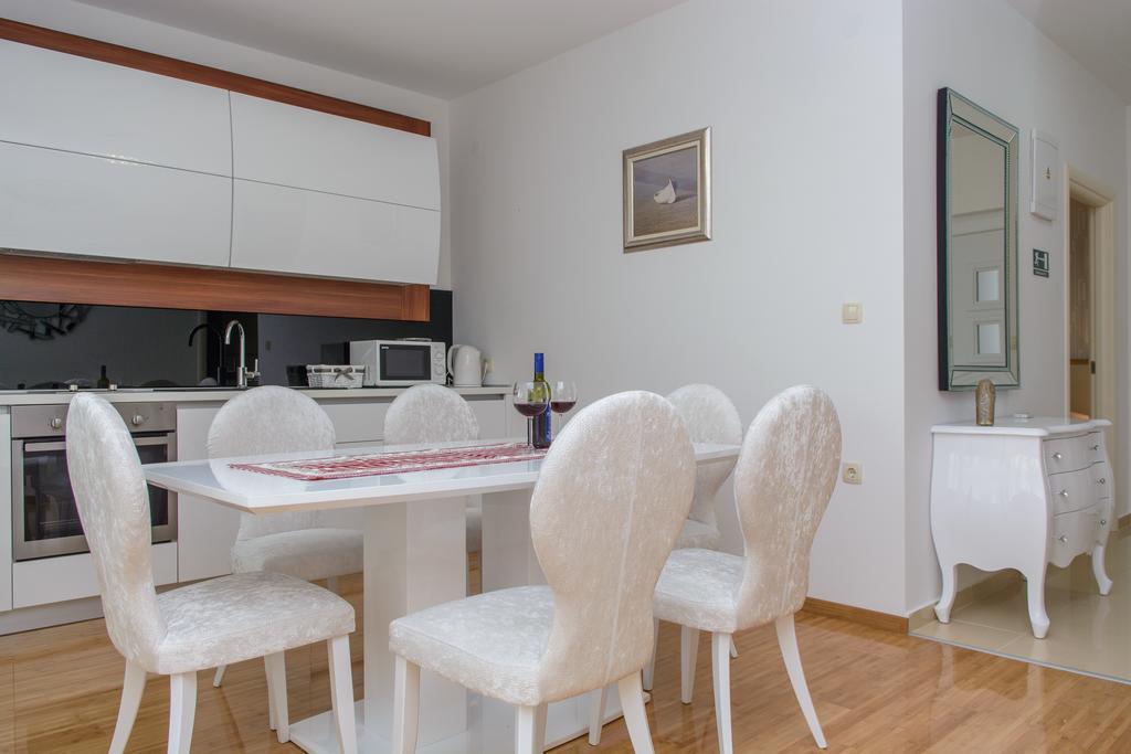 Apartments Villa Atlantis Trogir Buitenkant foto