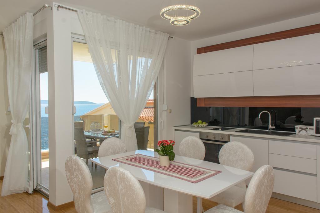 Apartments Villa Atlantis Trogir Buitenkant foto