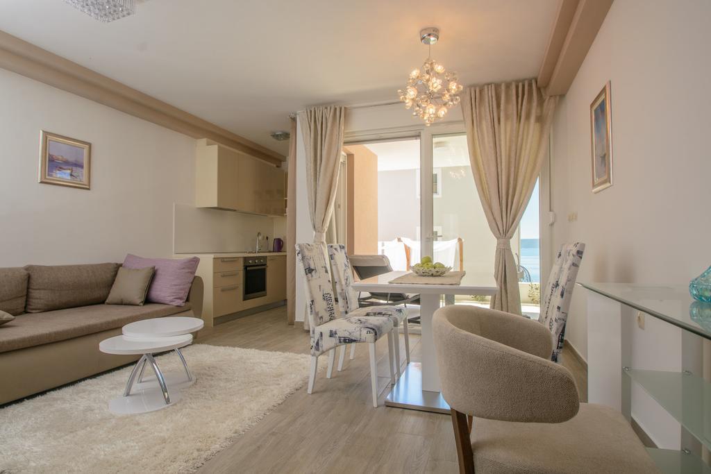 Apartments Villa Atlantis Trogir Buitenkant foto