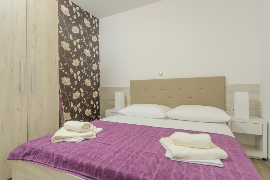 Apartments Villa Atlantis Trogir Buitenkant foto