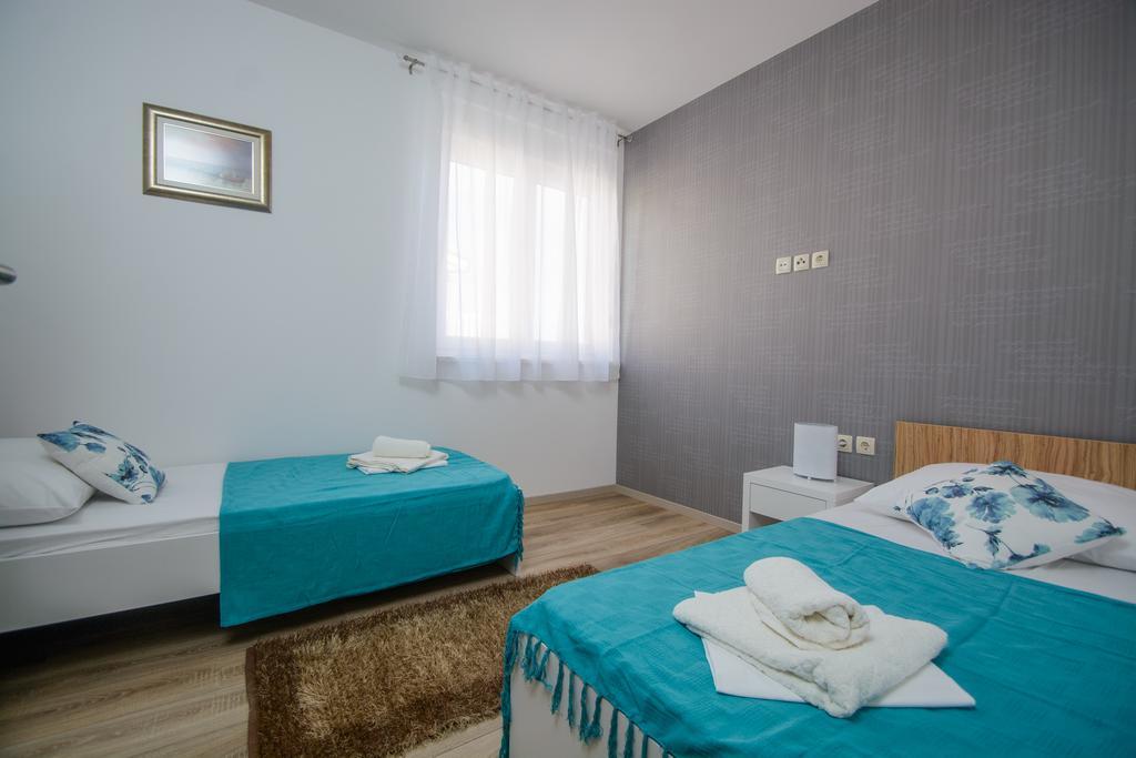 Apartments Villa Atlantis Trogir Buitenkant foto