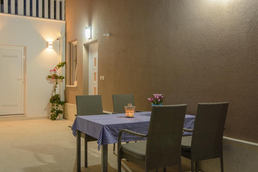Apartments Villa Atlantis Trogir Buitenkant foto