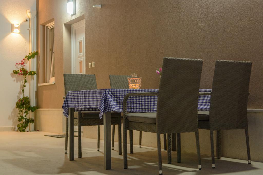 Apartments Villa Atlantis Trogir Buitenkant foto