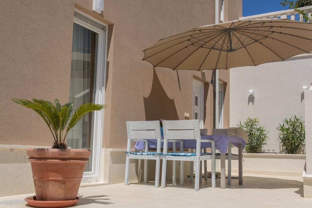 Apartments Villa Atlantis Trogir Buitenkant foto